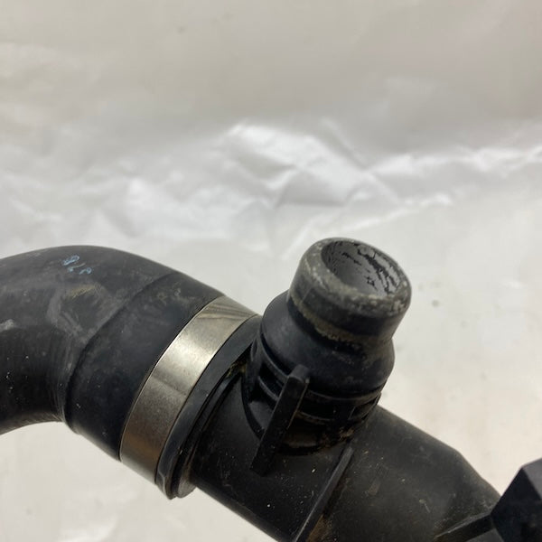 BMW F20 F30 F36 Motor Radyatör Su Hortumu Üst 17128602027-02