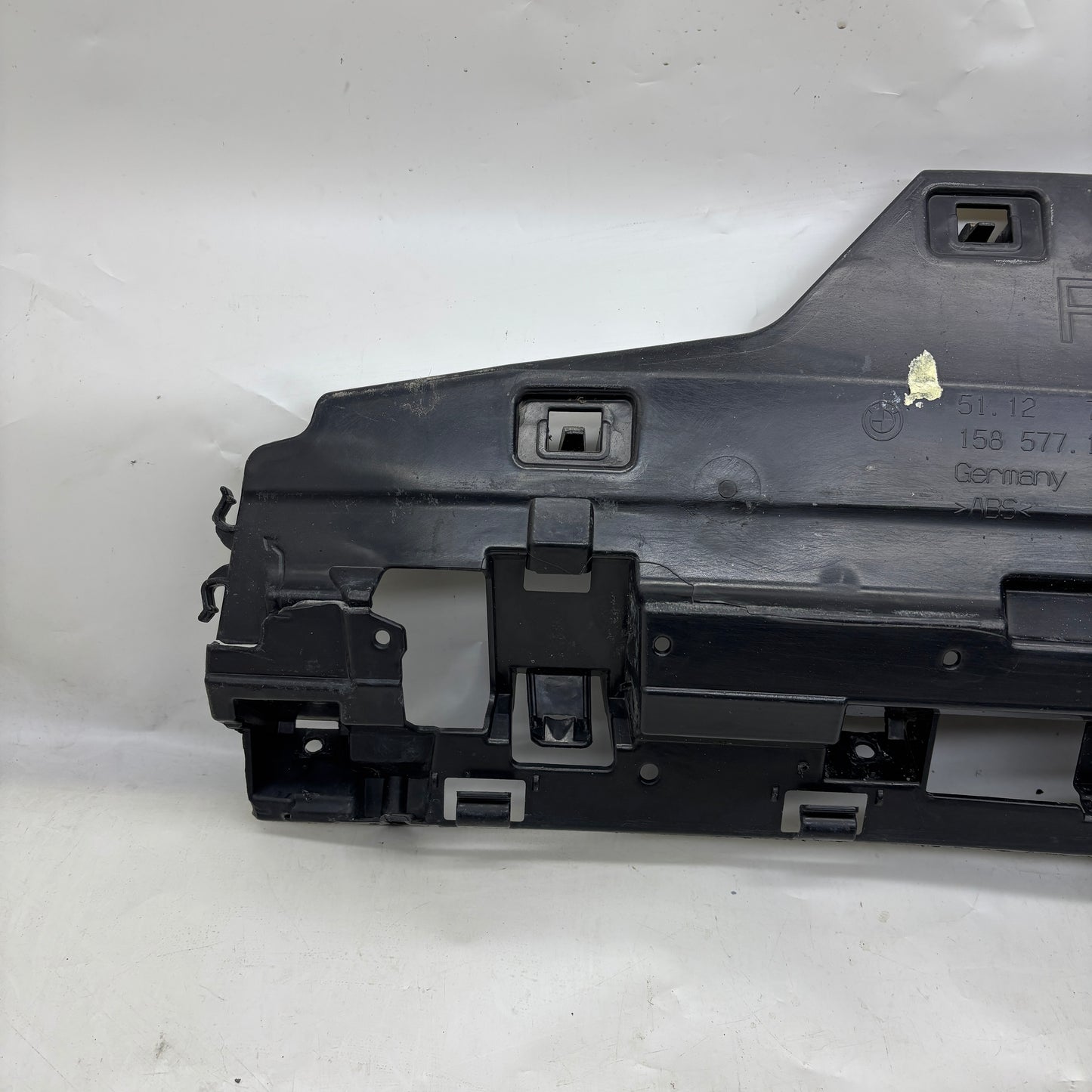 BMW F30 Arka Tampon Orta Bağlantı Braketi 51127256921