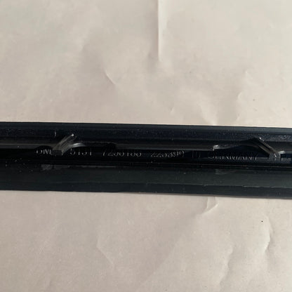BMW F30 Ön Sağ Cam Çıtası 51317258188
