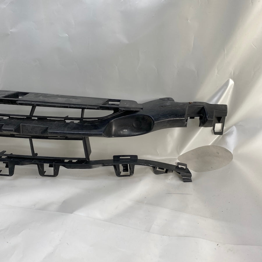 BMW F32 4 Ön Tampon Orta Izgara 51117284888