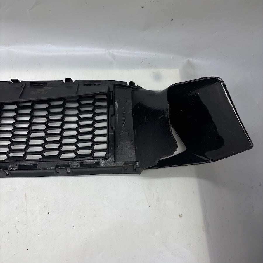BMW F40 1 Radyatör Hava Kanalı 9448484 - En Uygun Oto Parça