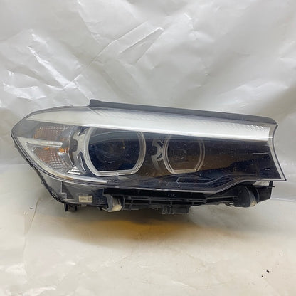 BMW G30 Sağ Far 8499112-01 Orjinal Çıkma En Uygun Oto Parça