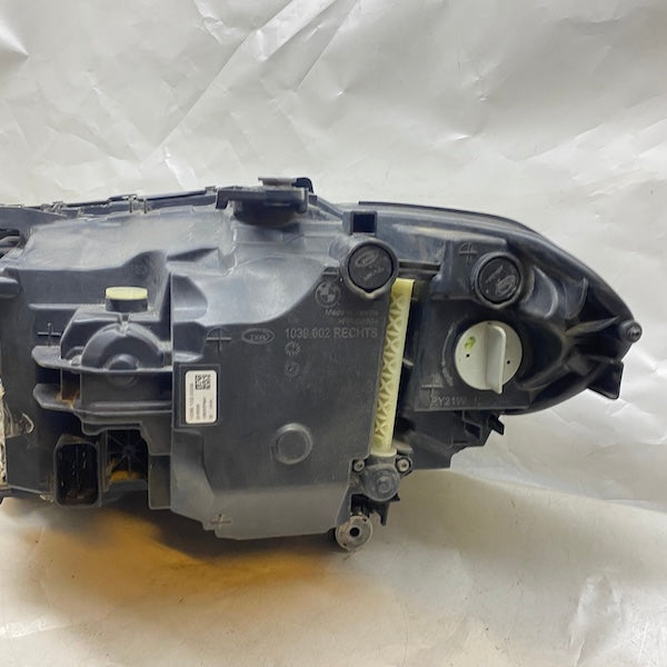 BMW G30 Sağ Far 8499112-01 Orjinal Çıkma En Uygun Oto Parça