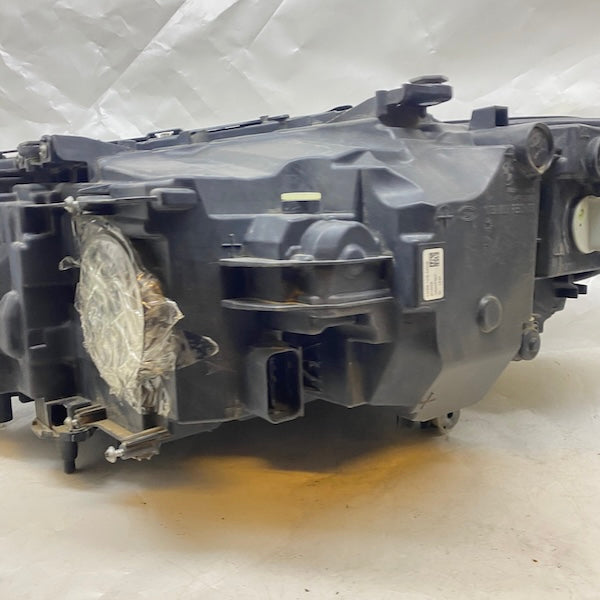 BMW G30 Sağ Far 8499112-01 Orjinal Çıkma En Uygun Oto Parça