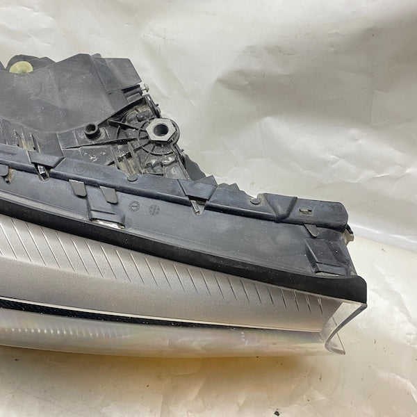 BMW G30 Sağ Far 8499112-01 Orjinal Çıkma En Uygun Oto Parça