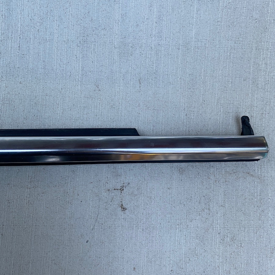 BMW G30/G31 Cam Sıyırıcı Çıtası 7433122-09