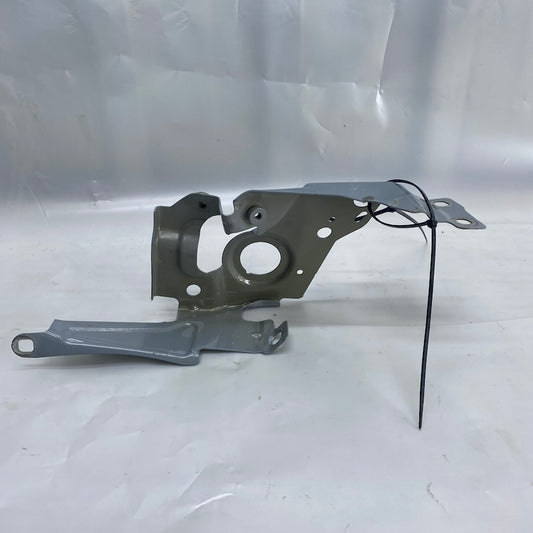 BMW M3 680 Sağ Ön Tampon Montaj Braketi 8074974 - En Uygun Oto Parça
