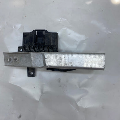 BMW M3 G80 / M4682 Tampon Demir Ayağı Alt Sol 8071605-03