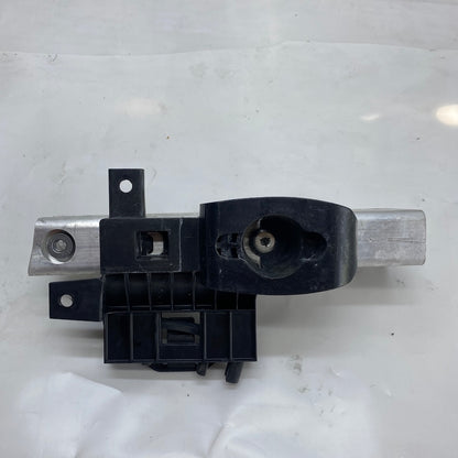BMW M3 G80 / M4682 Tampon Demir Ayağı Alt Sol 8071605-03
