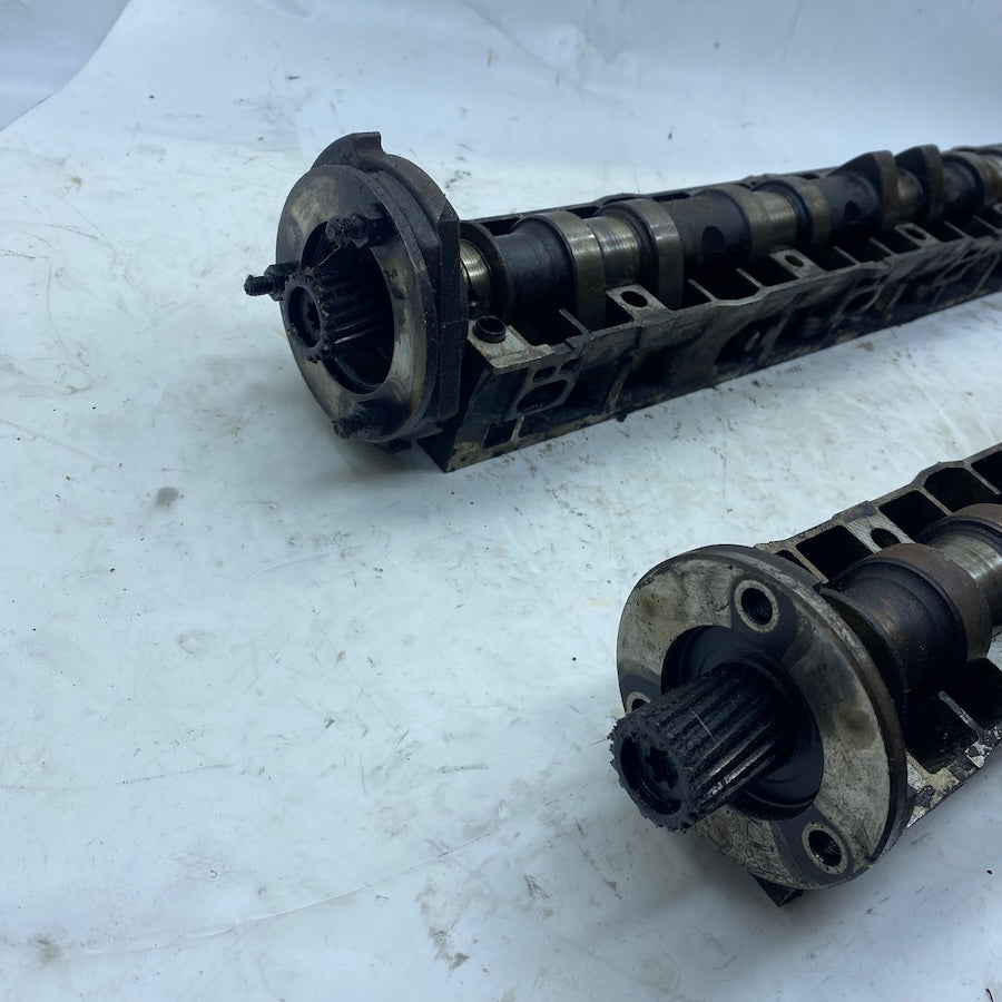 BMW M52 M54 Emme,Egzoz Egzantrik Mili ve Yatağı 1748970