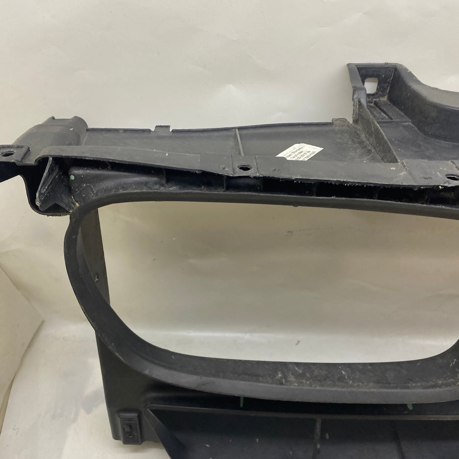 BMW X3 ön panel plastik sac desteği – çıkma ve sağlam parça