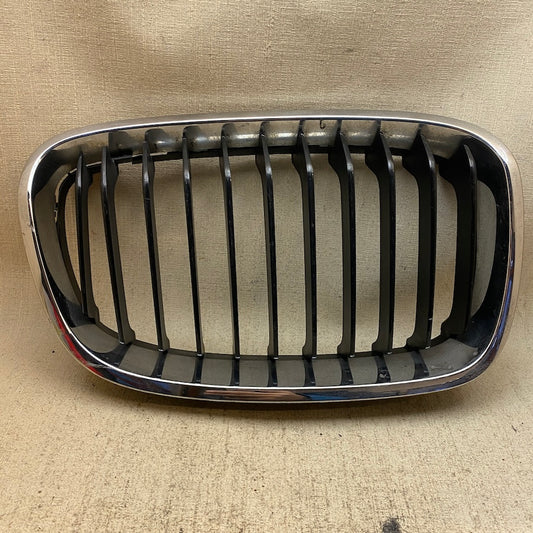 BMW 1 F20 F21 Ön Böbrek Izgarası 7239022