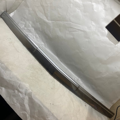 Cadillac Escalade Tahoe Yukon Kaput Çıtası 23438247 En Uygun Oto Parça