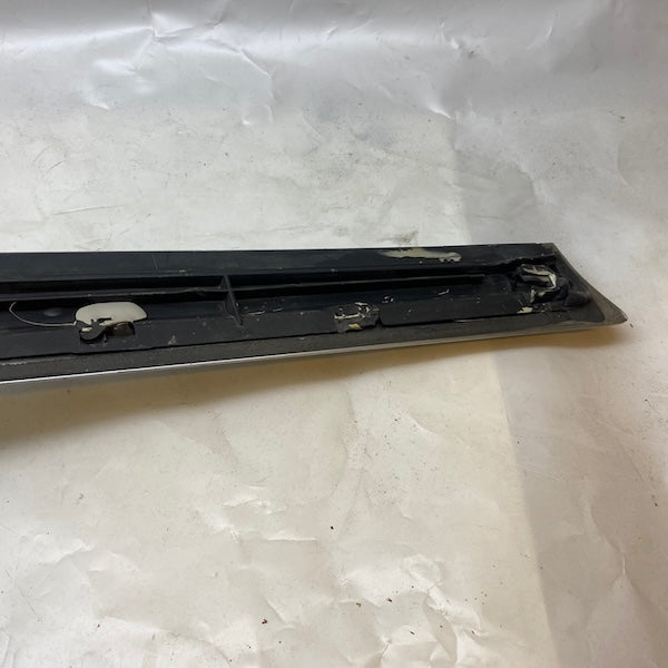 Cadillac Escalade Tahoe Yukon Kaput Çıtası 23438247 En Uygun Oto Parça