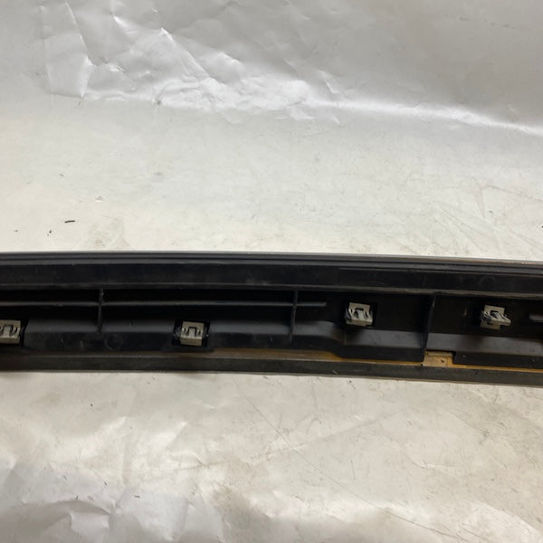 Cadillac Escalade Tahoe Yukon Kaput Çıtası 23438247 En Uygun Oto Parça