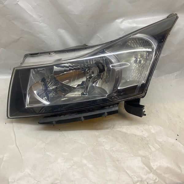 Chevrolet Cruze Sol Far Orijinal Çıkma En Uygun Oto Parça