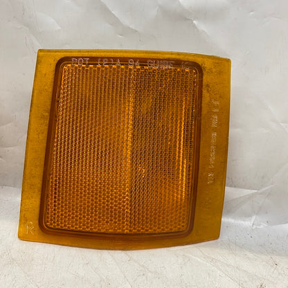 Chevrolet Tahoe Sinyal/Reflektör 94-98 16519358 Çıkma Sağ En Uygun Oto Parça