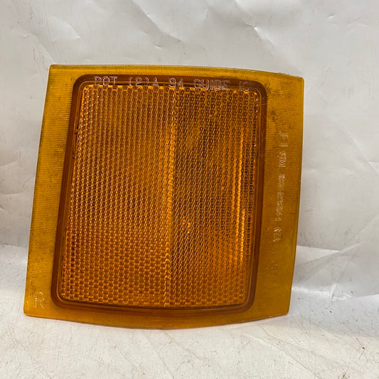 Chevrolet Tahoe Sinyal/Reflektör 94-98 16519358 Çıkma Sağ En Uygun Oto Parça