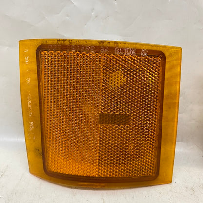 Chevrolet Tahoe Sinyal/Reflektör 94-98 16519358 Çıkma Sol En Uygun Oto Parça