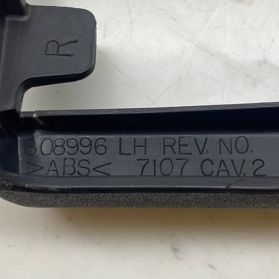 Chrysler 300 - 300C Ön sürücü koltuğu ray döşemesi 608996