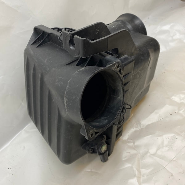 Chrysler 300C 3.0 CRD Hava Filtre Kutusu 0111018A