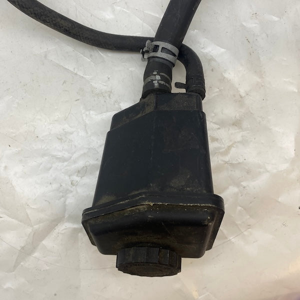 Chrysler 300C Direksiyon Yağ Dolum Kabı 04788345AC