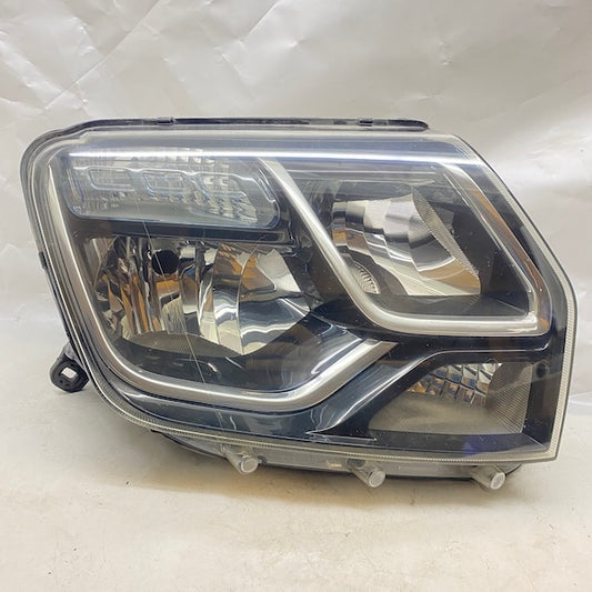 Dacia Duster Sağ Far Halojen 13-17 260105828 Orijinal Çıkma En Uygun Oto Parça