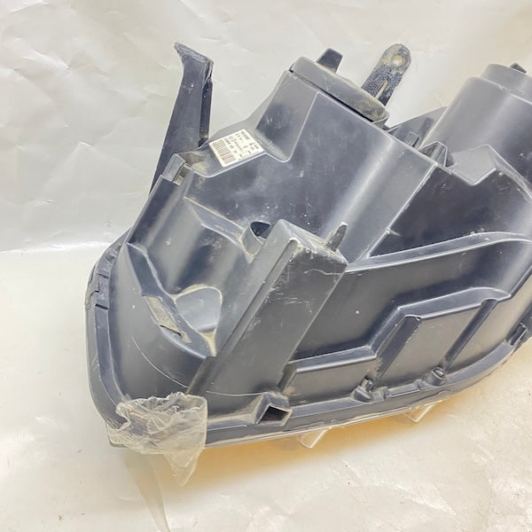 Dacia Duster Sağ Far Halojen 13-17 260105828 Orijinal Çıkma En Uygun Oto Parça