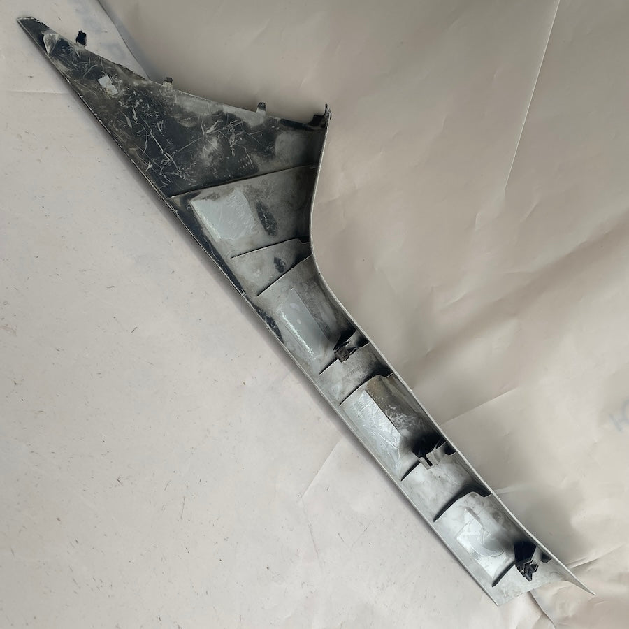 FORD Connect Ön Sağ Direk Kapağı