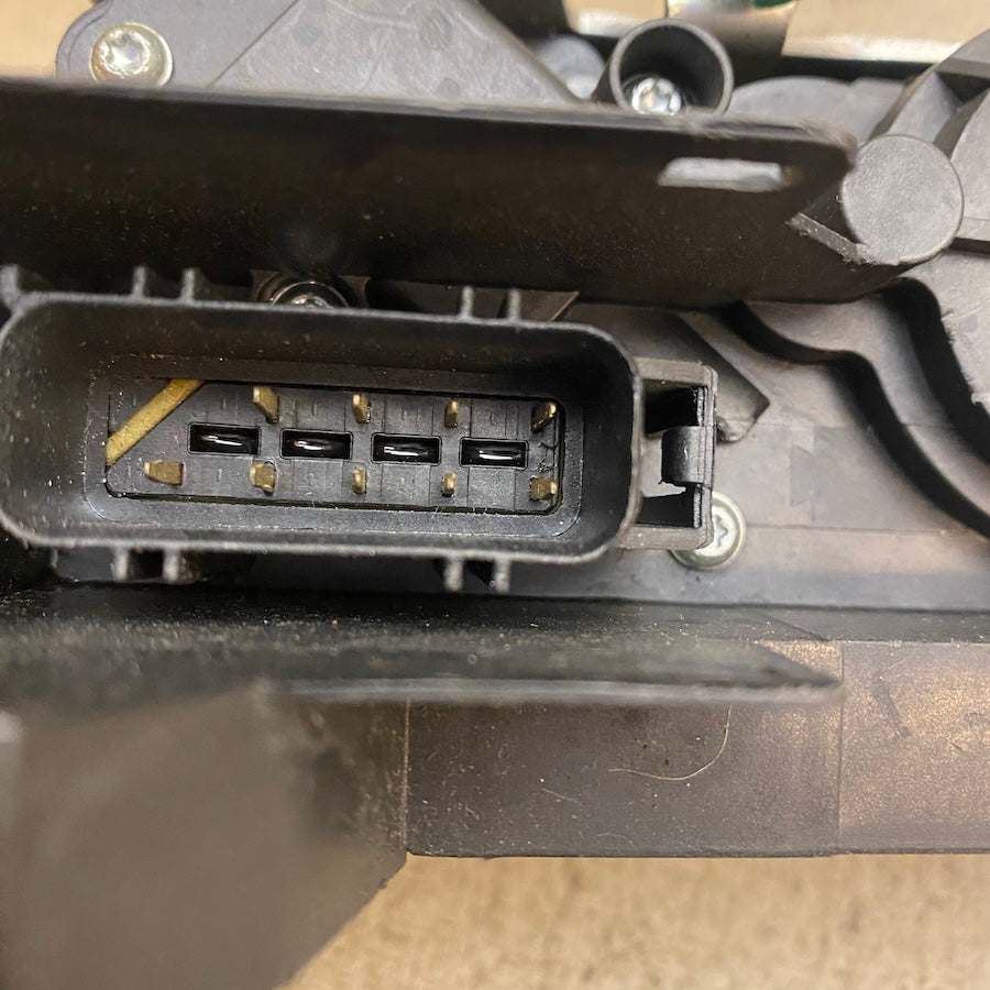FORD Connect Ön Sol Kapı Kilidi 8T1A-V21813-BB