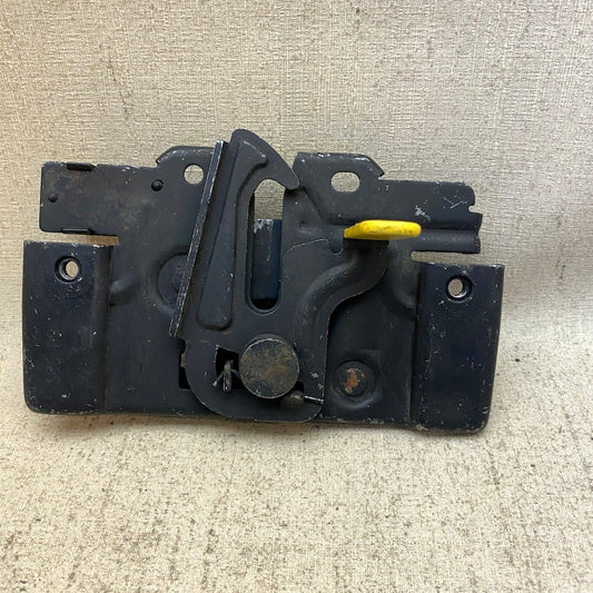 FORD Fiesta Kaput Kilidi 8A6A16700