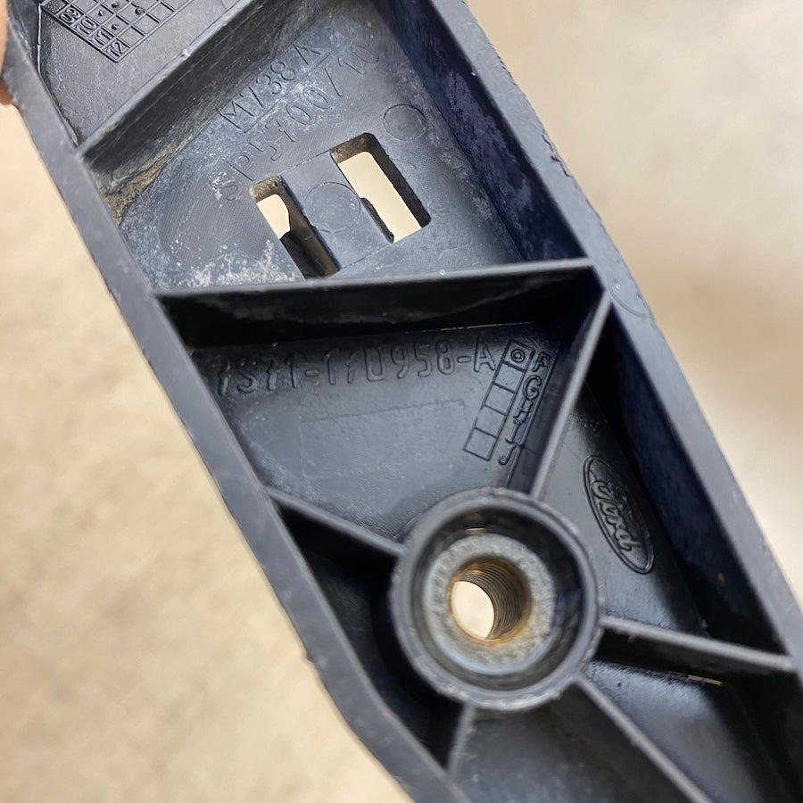 FORD Mondeo Ön Çamurluk Bağlantı Braketi 7S71-17D958