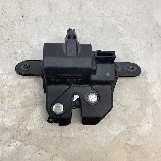 Fiat Doblo Bagaj Kilidi 51868085 Orijinal Çıkma En Uygun Oto Parça