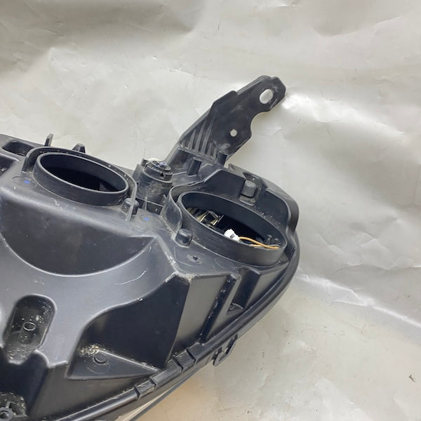 Fiat Doblo Sağ Far Halojen Siyah Zemin 15-20 521094560 Çıkma En Uygun Oto Parça