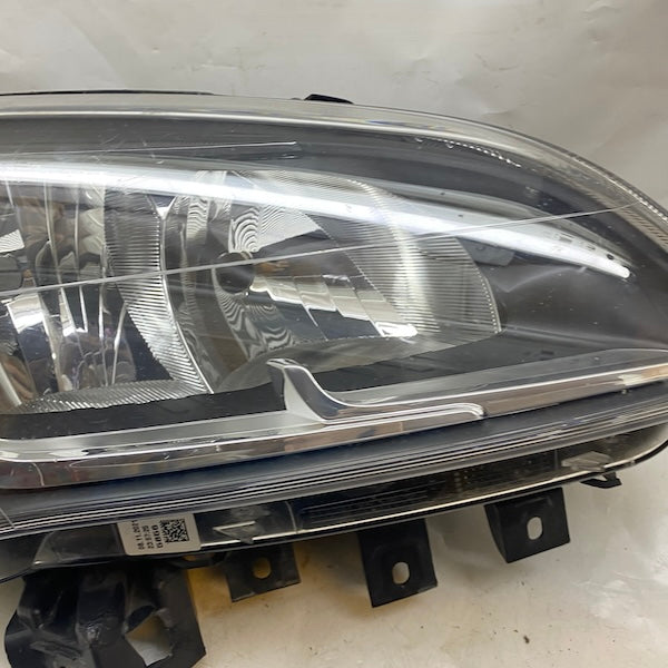 Fiat Doblo Sağ Far Halojen Siyah Zemin 15-20 521094560 Çıkma En Uygun Oto Parça