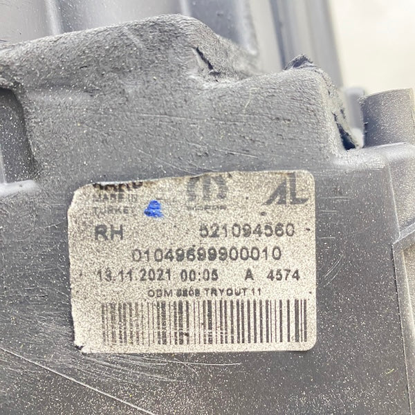 Fiat Doblo Sağ Far Halojen Siyah Zemin 15-20 521094560 Çıkma En Uygun Oto Parça