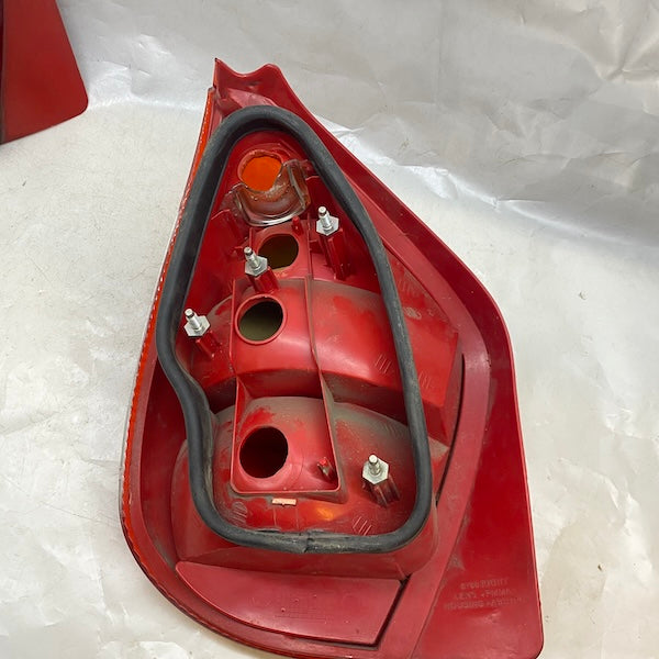 Fiat Palio Stop Lambası Sağ/Sol 02-05 Orijinal Çıkma En Uygun Oto Parça