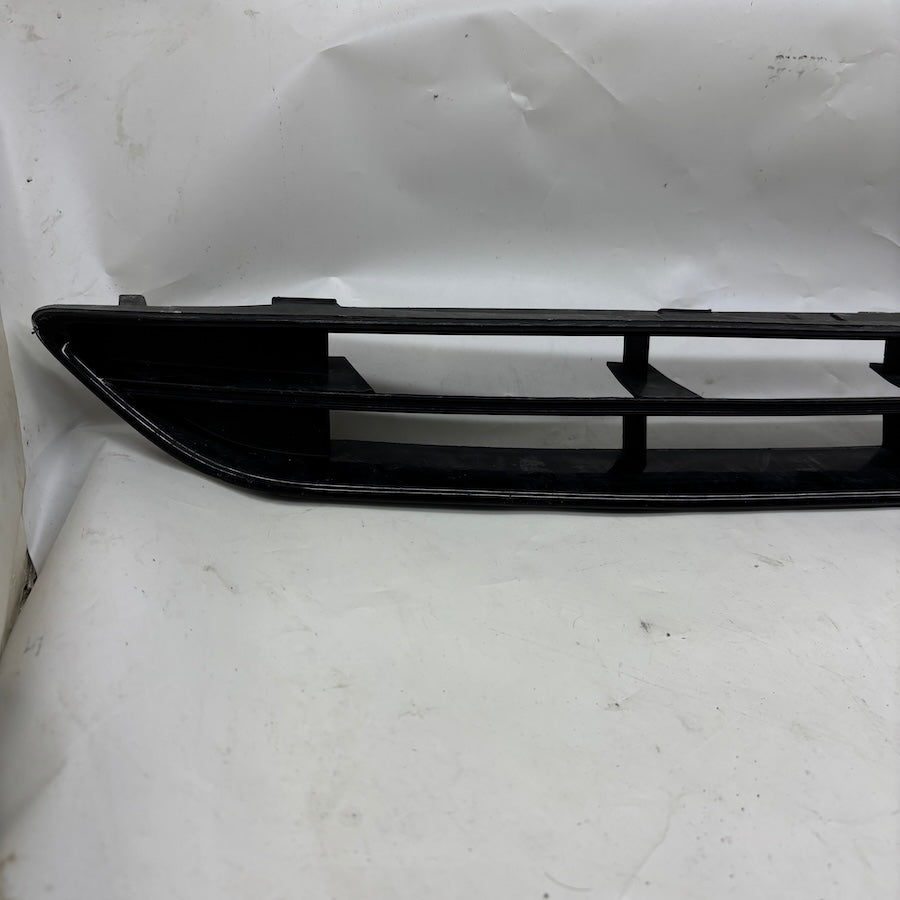 Ford B-Max Ön Tampon Orta Izgara AV11-17K945 BBW - En Uygun Oto Parça