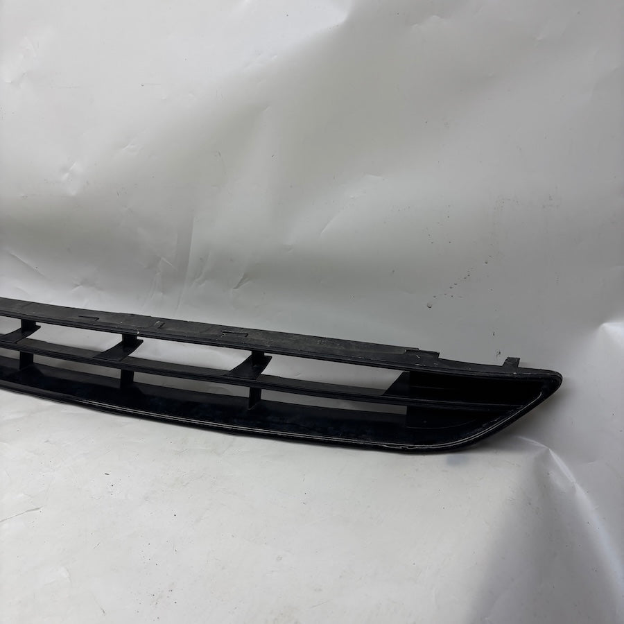 Ford B-Max Ön Tampon Orta Izgara AV11-17K945 BBW - En Uygun Oto Parça