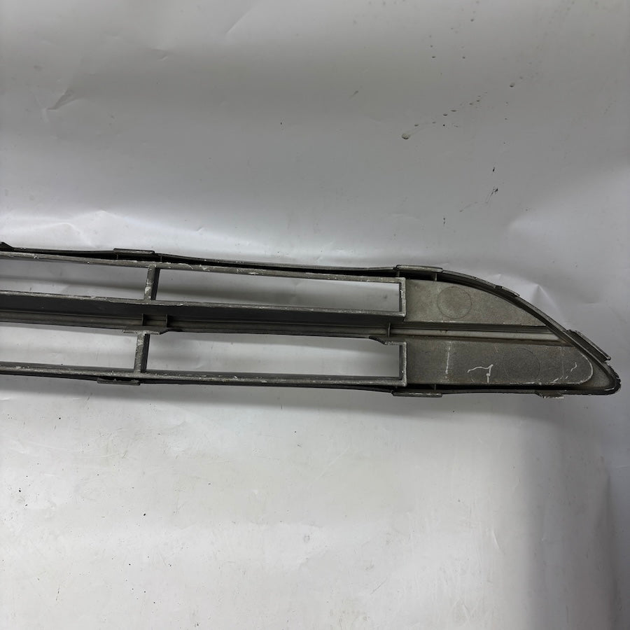 Ford B-Max Ön Tampon Orta Izgara AV11-17K945 BBW - En Uygun Oto Parça