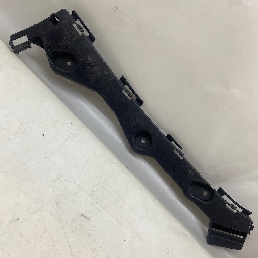Ford C-Max arka sol çamurluk ağız braketi – orijinal çıkma AM51-17E851-AF