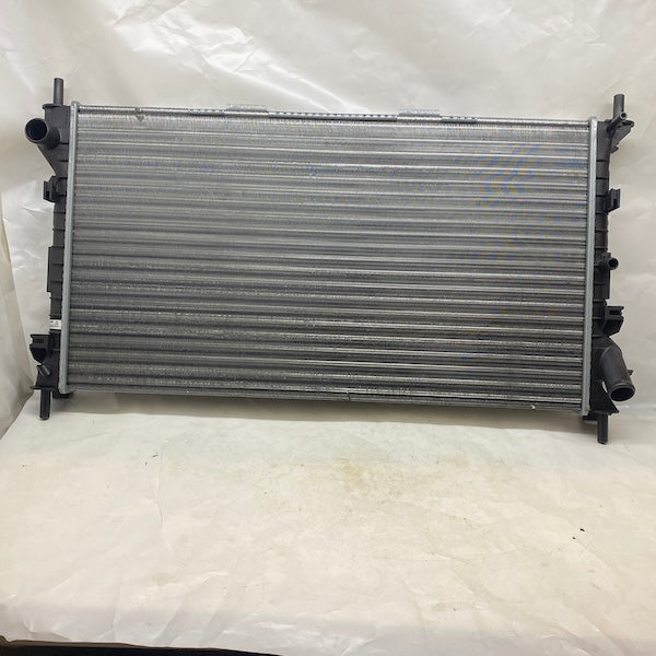 Ford Connect 1.8 TDCi Su Radyatörü 4T168005GA En Uygun Oto Parça