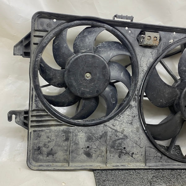 Ford Connect Radyatör Fanı 9T16-8C607 Orijinal Çıkma En Uygun Oto Parça