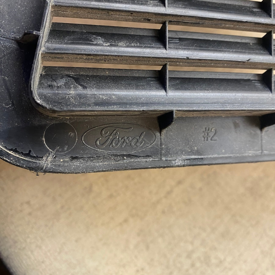Ford Courier Arka Bagaj içi Kriko Kapağı ET76-K45400-A