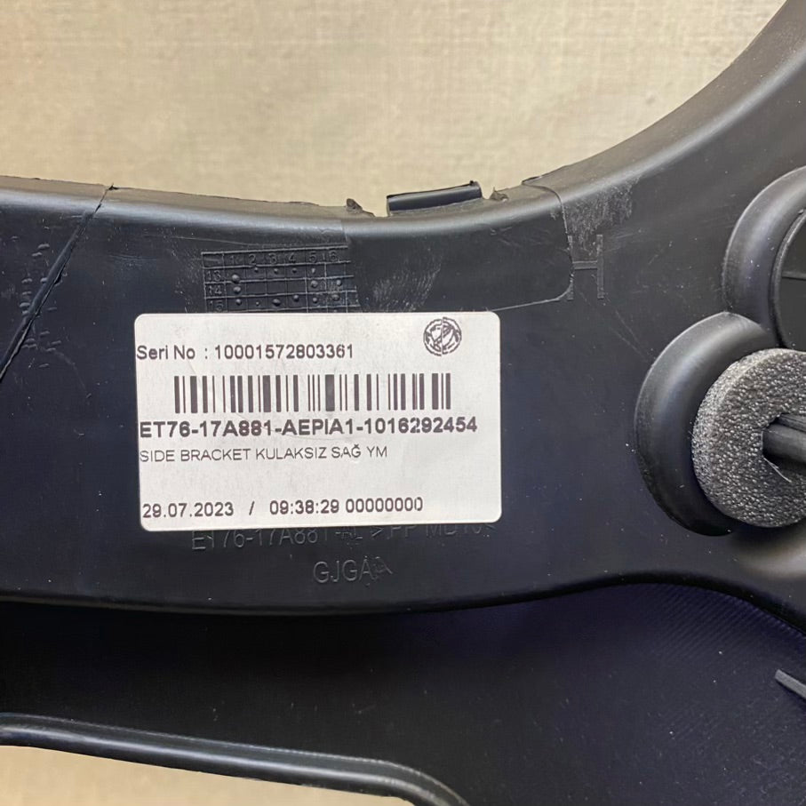 Ford Courier Arka Tampon Braketi Sağ Orijinal ET76 17A881
