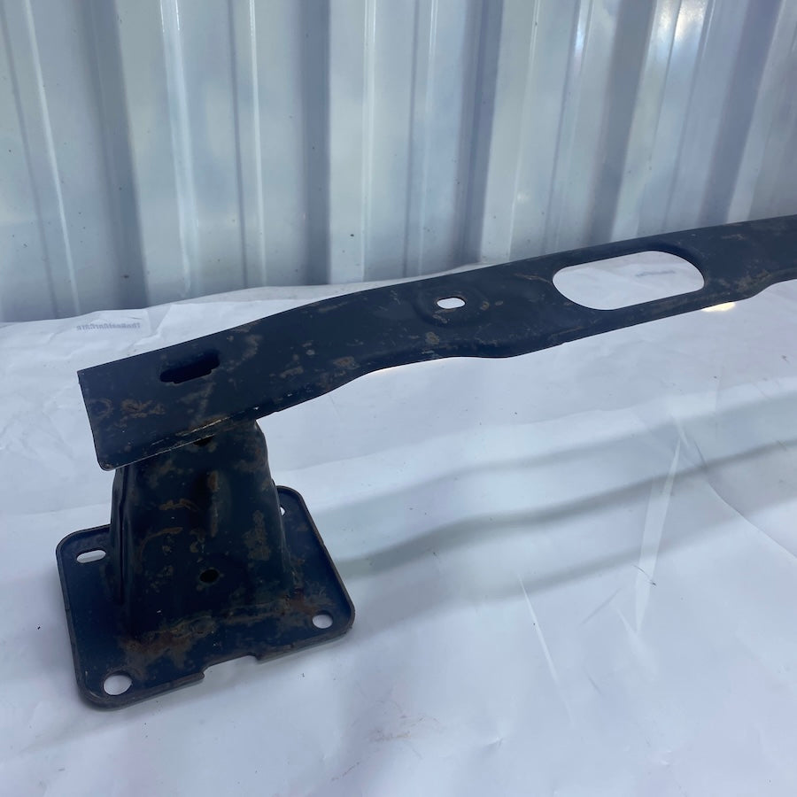 Ford Courier arka darbe emici demir – orijinal çıkma