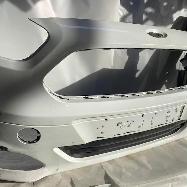 Ford Courier Ön Tampon Sis Delikli ET76-17K819-FK En Uygun Oto Parça