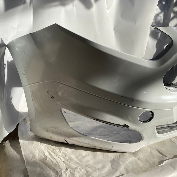 Ford Courier Ön Tampon Sis Delikli ET76-17K819-FK En Uygun Oto Parça