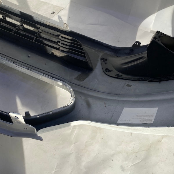 Ford Courier Ön Tampon Sis Delikli ET76-17K819-FK En Uygun Oto Parça