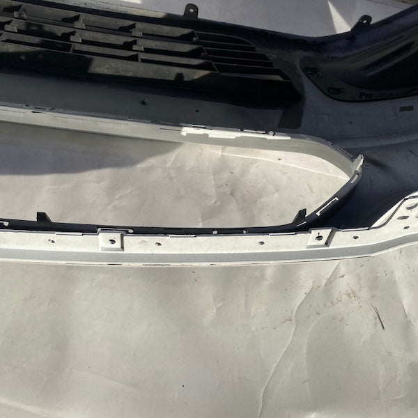 Ford Courier Ön Tampon Sis Delikli ET76-17K819-FK En Uygun Oto Parça